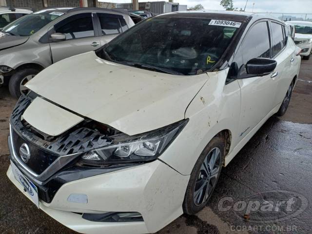 2022 NISSAN LEAF 