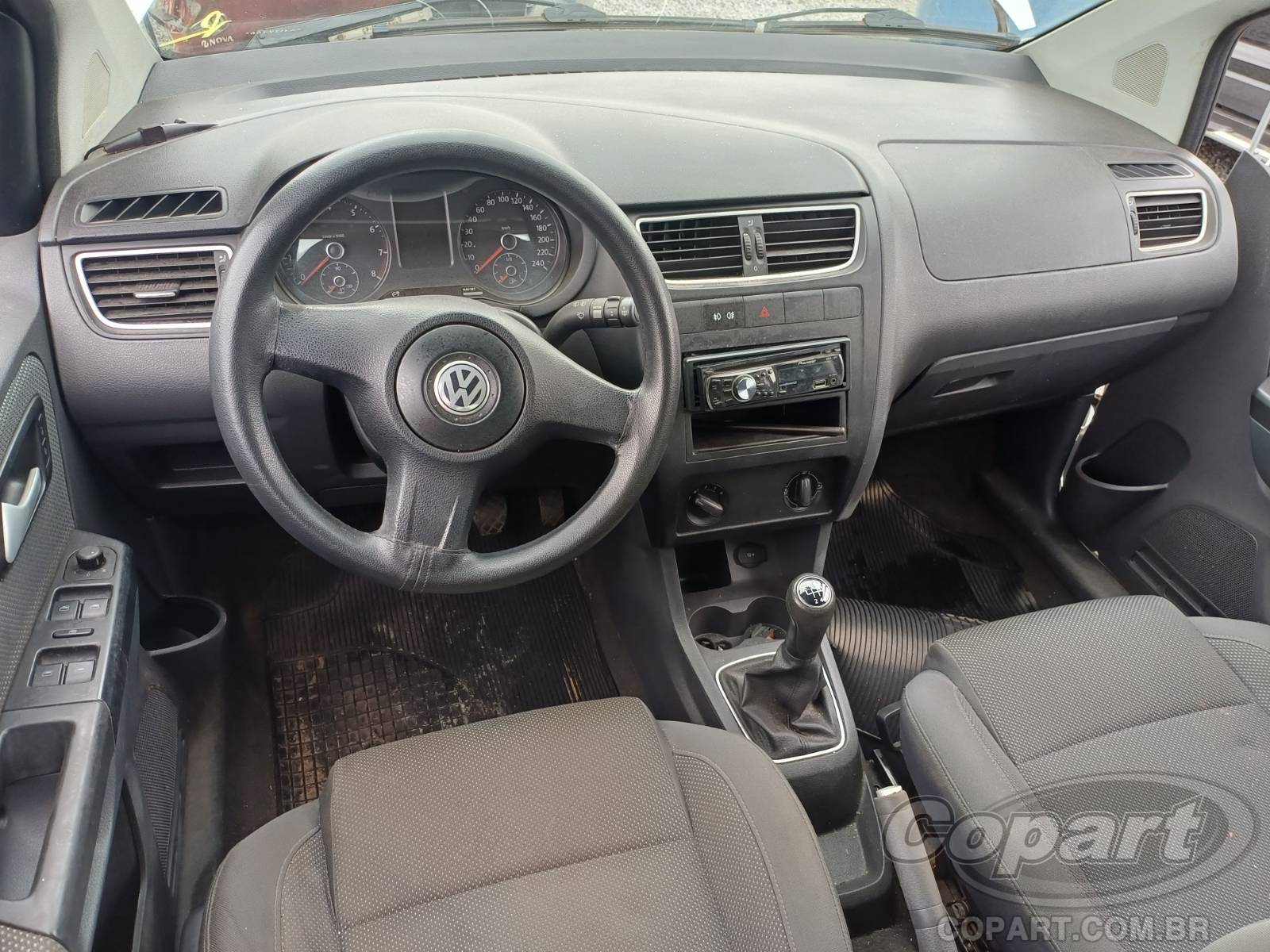 2010 VOLKSWAGEN FOX — foto 9 de 11