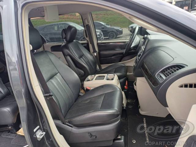 2012 CHRYSLER TOWN   COUNTRY 