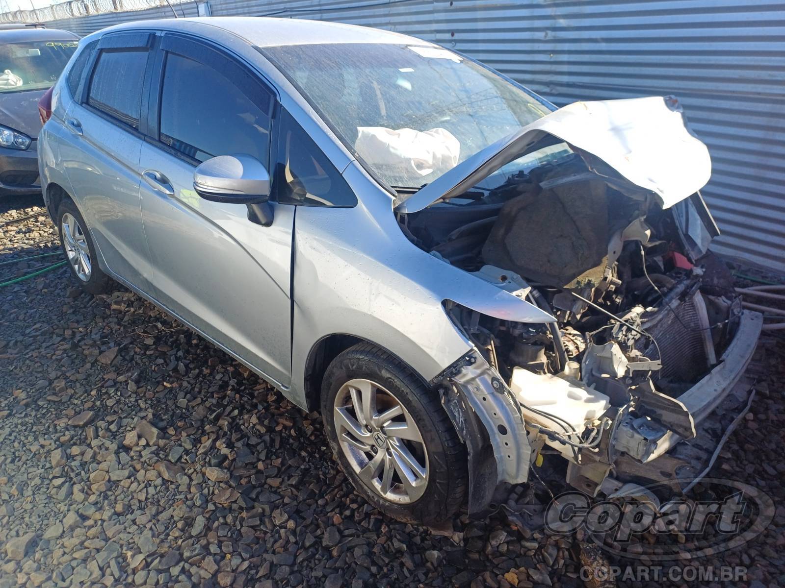 Honda Fit LX 1.5 16V i-VTEC 2017 Médio Dano Frontal
