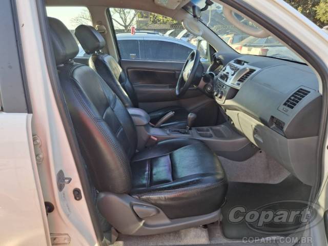 2015 TOYOTA HILUX CD 