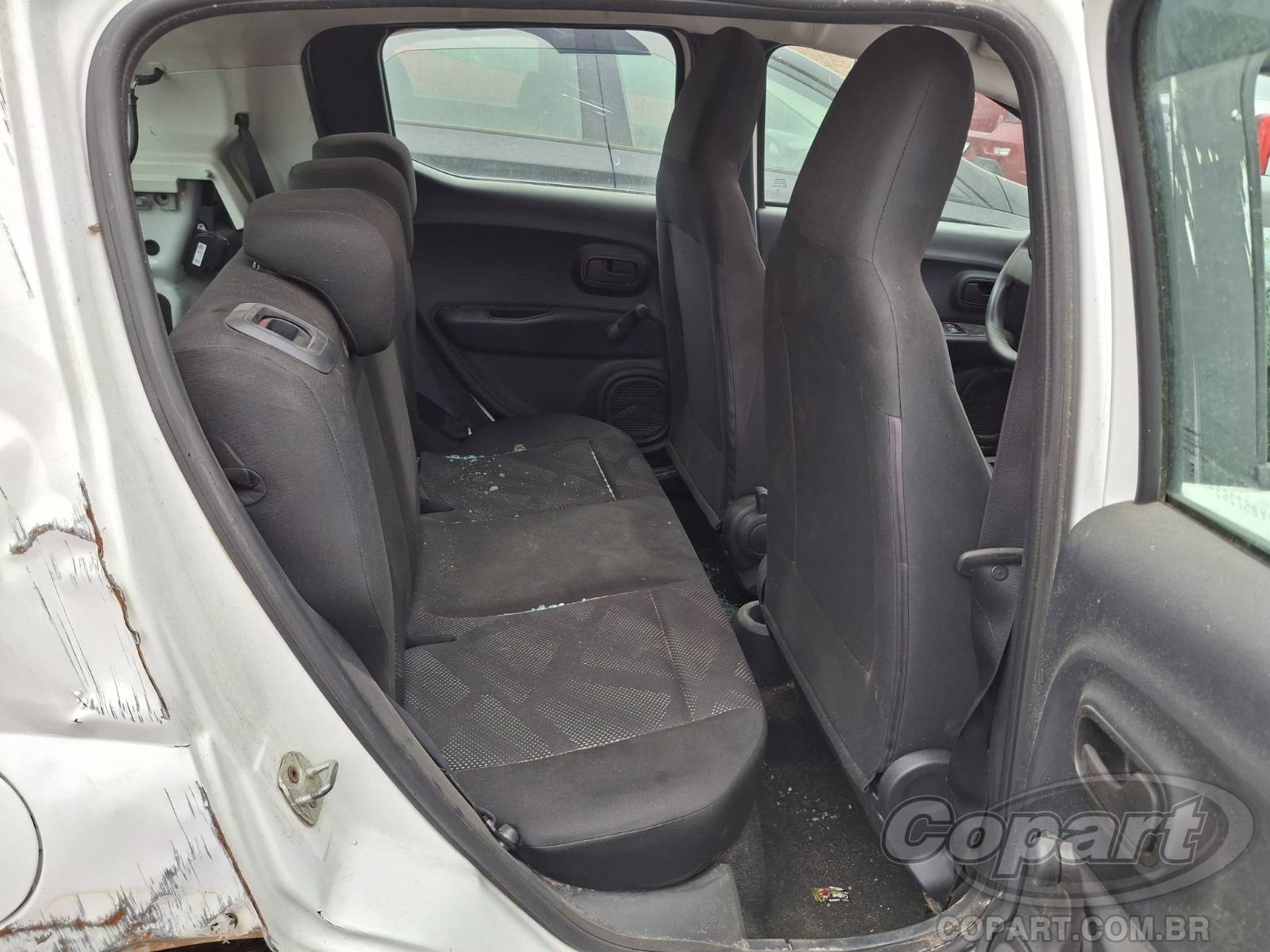 Foto 6 de 10: 2023 FIAT MOBI