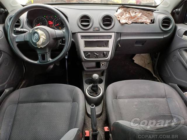 2015 VOLKSWAGEN VOYAGE 