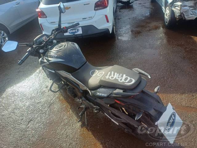 2025 BAJAJ DOMINAR 