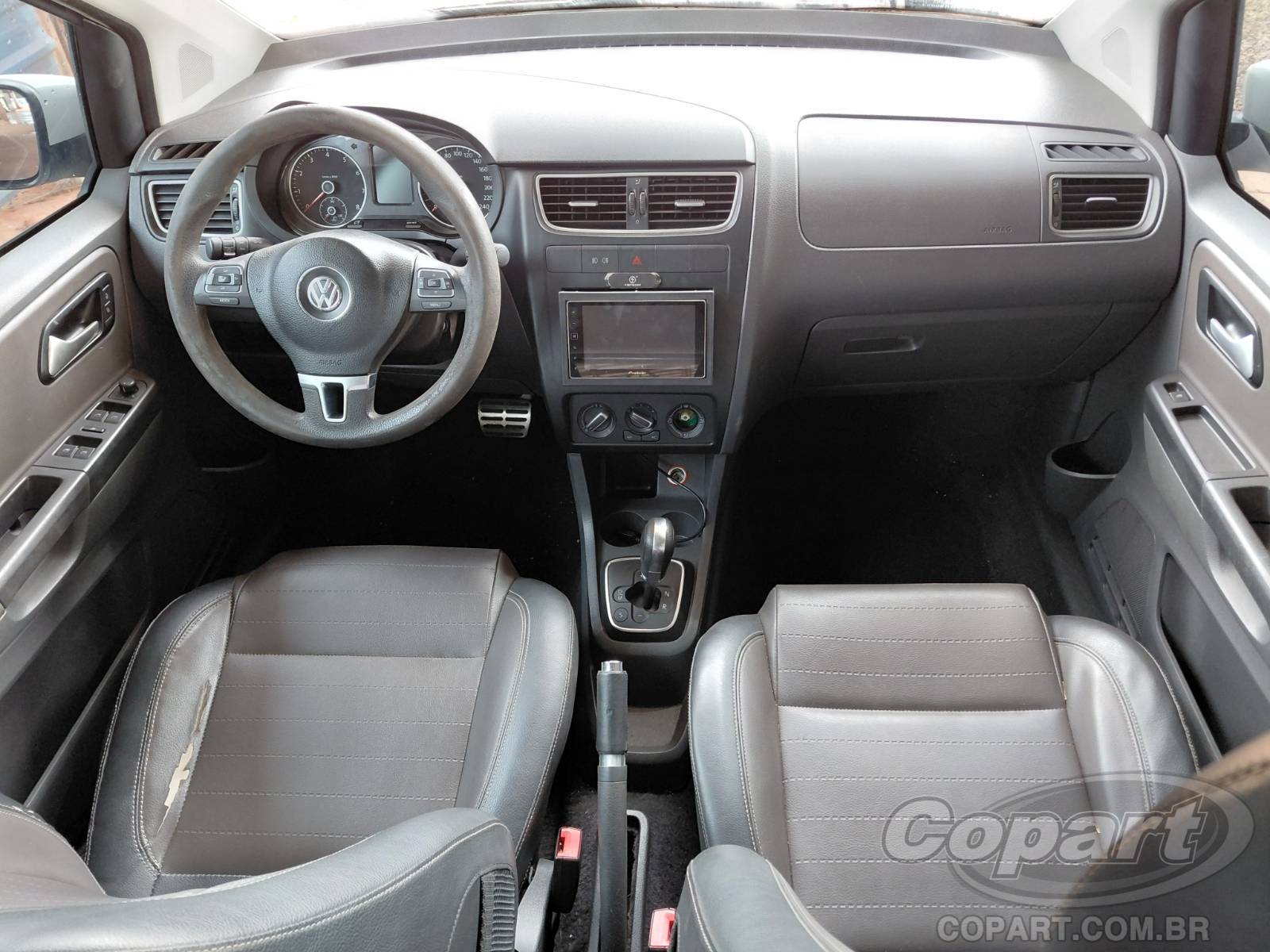 2013 VOLKSWAGEN SPACEFOX — foto 9 de 10