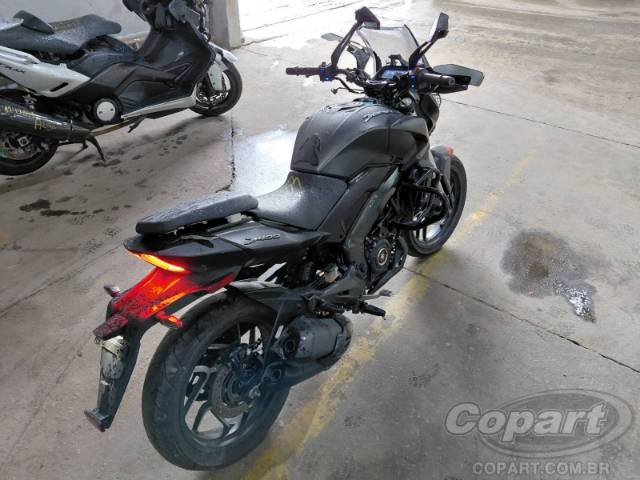 2025 BAJAJ DOMINAR 