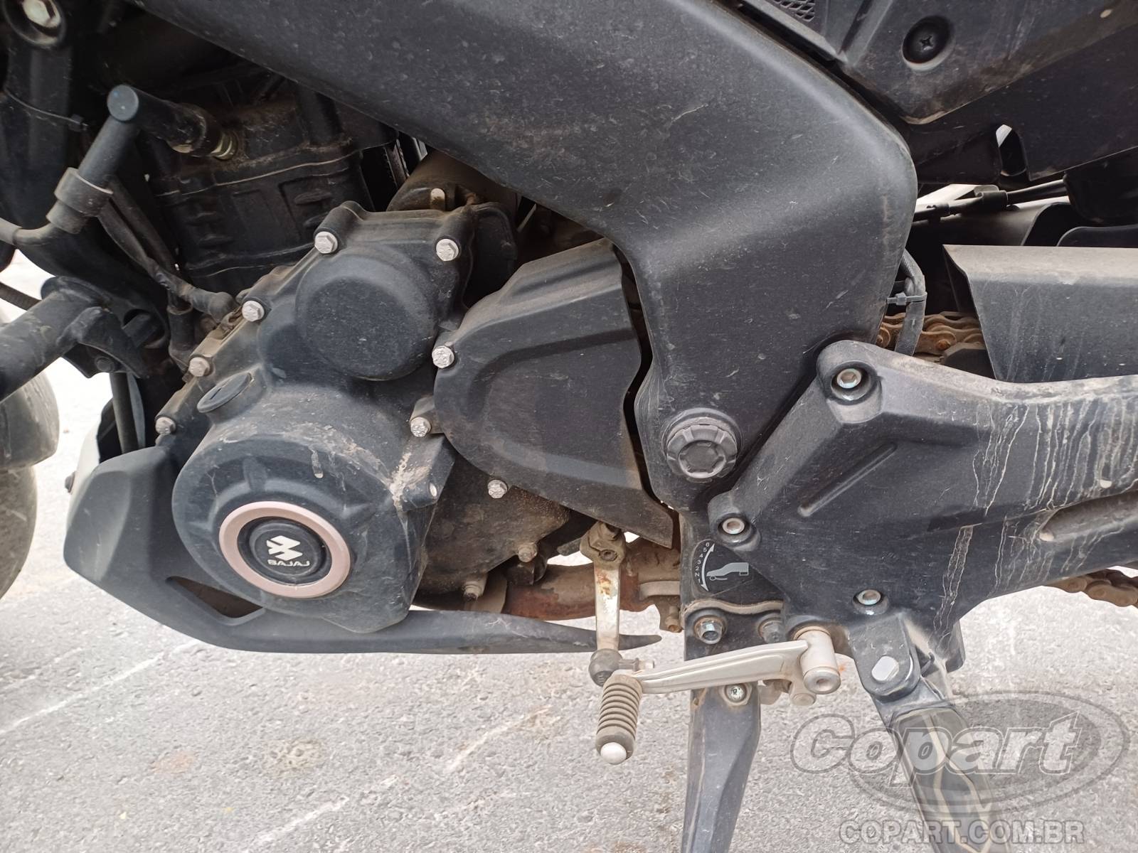 Foto 6 de 10: 2024 BAJAJ DOMINAR