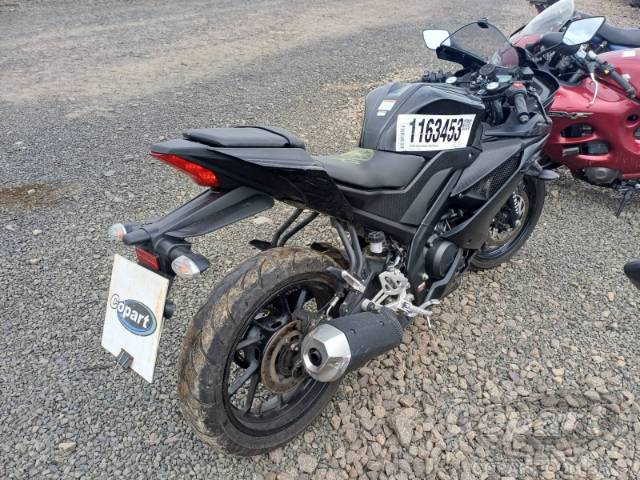 2025 YAMAHA YZF R15 