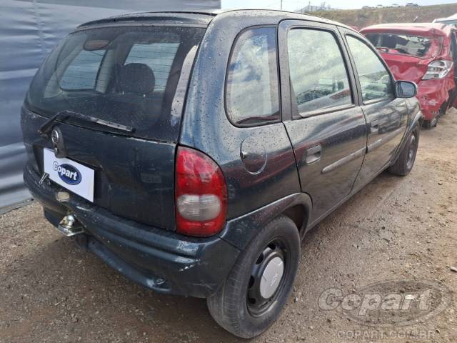 2001 CHEVROLET CORSA 