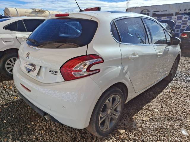 2015 PEUGEOT 208 