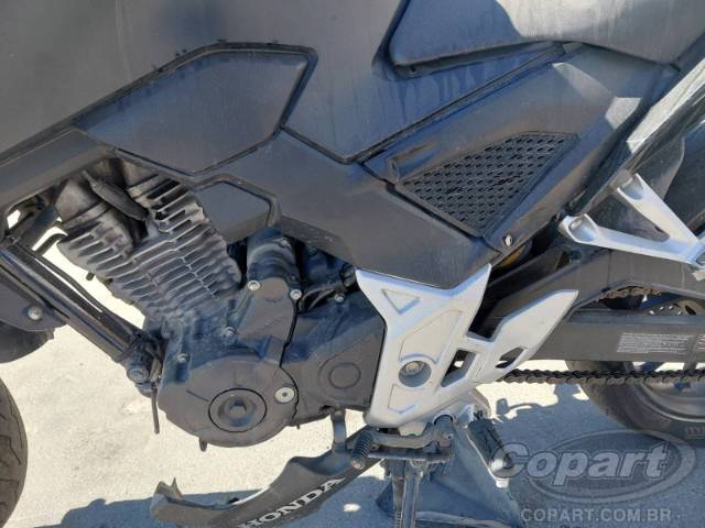2025 HONDA CB 300F 