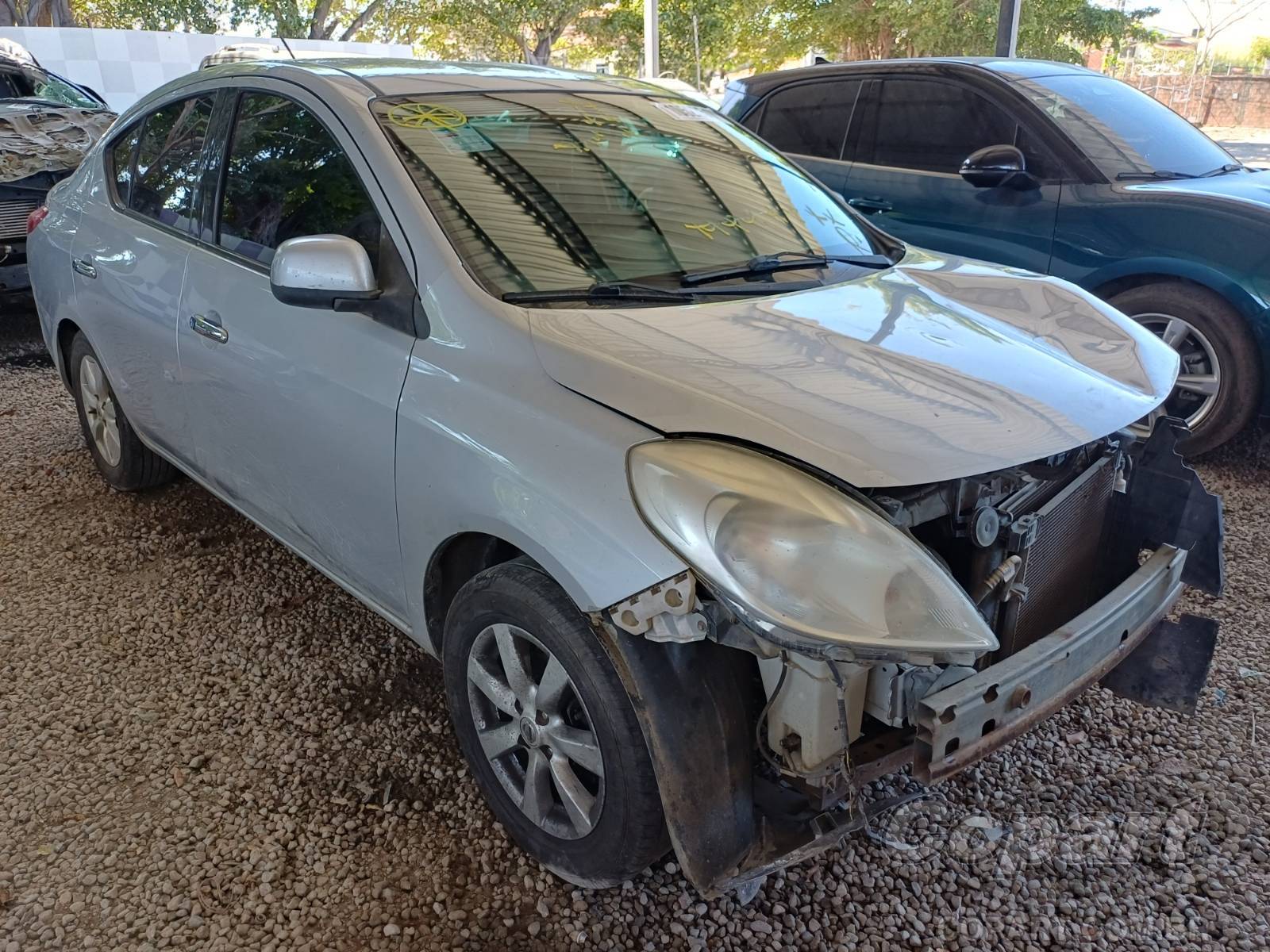 Nissan Versa SL 1.6 16V 2014