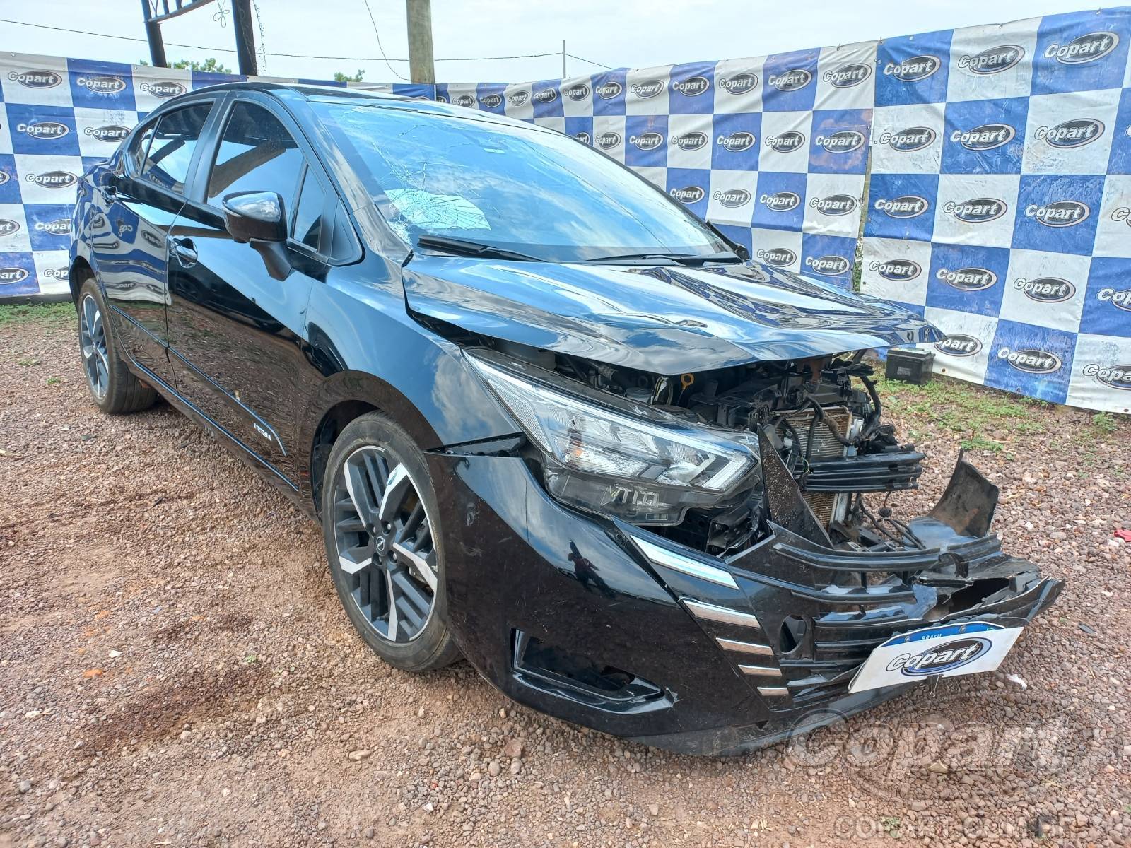 Veículo Nissan Versa Nissan Versa Exclusive CVT 1.6 16V 2024 Médio Dano Frontal 2024 em leilão