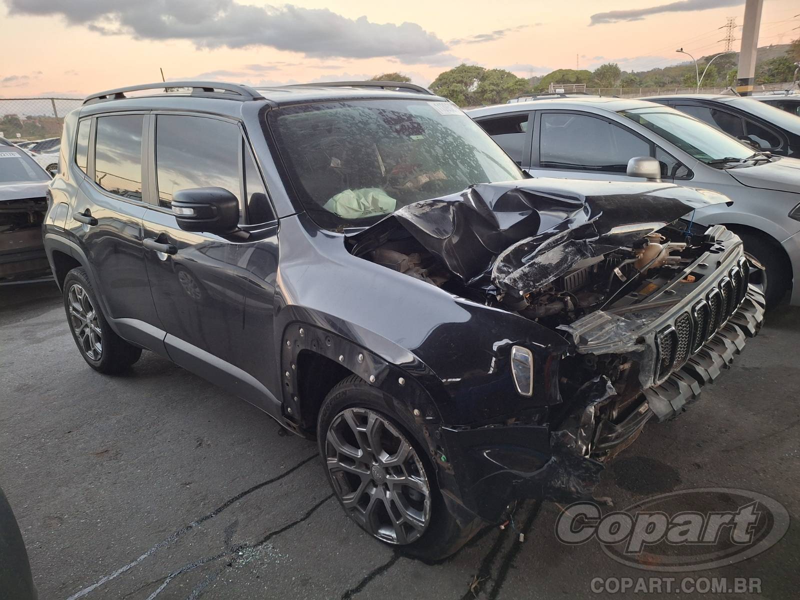 Jeep Renegade 2023 em leilão