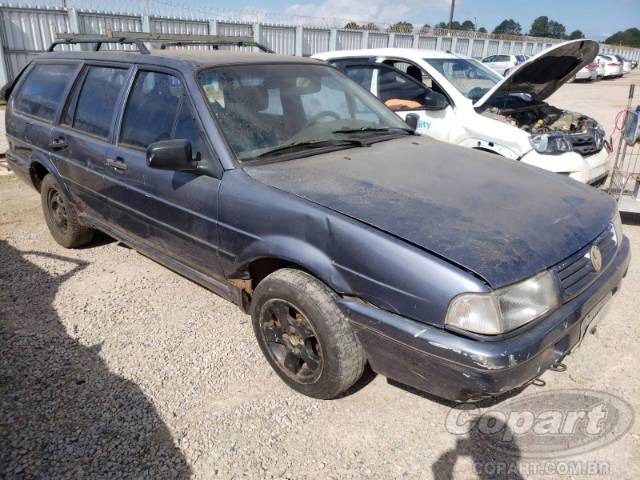 9BWZZZ331VP018360 VOLKSWAGEN QUANTUM Photo 1