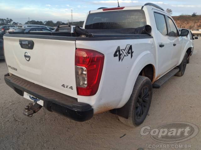 2021 NISSAN FRONTIER CD 
