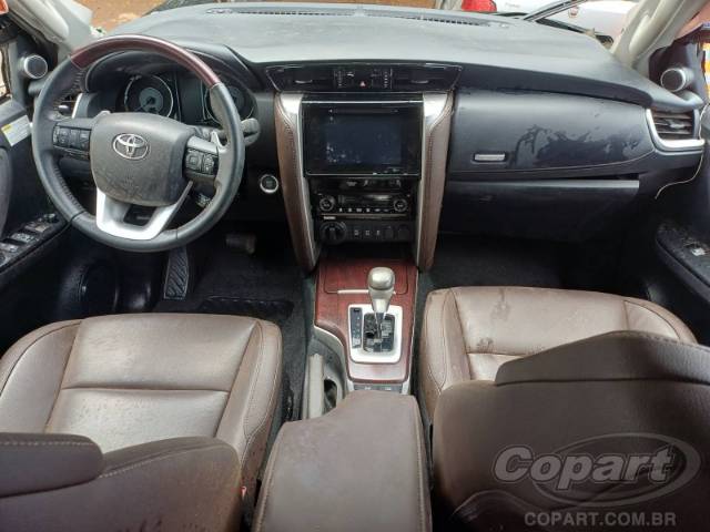 2017 TOYOTA HILUX SW4 