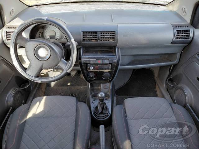 2004 VOLKSWAGEN FOX 