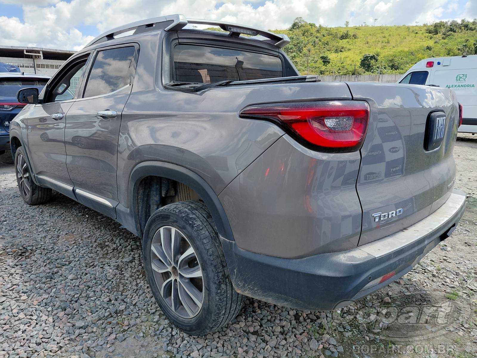 Foto 3: 2021 FIAT TORO