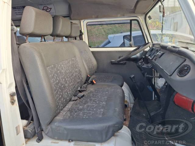 2011 VOLKSWAGEN KOMBI 