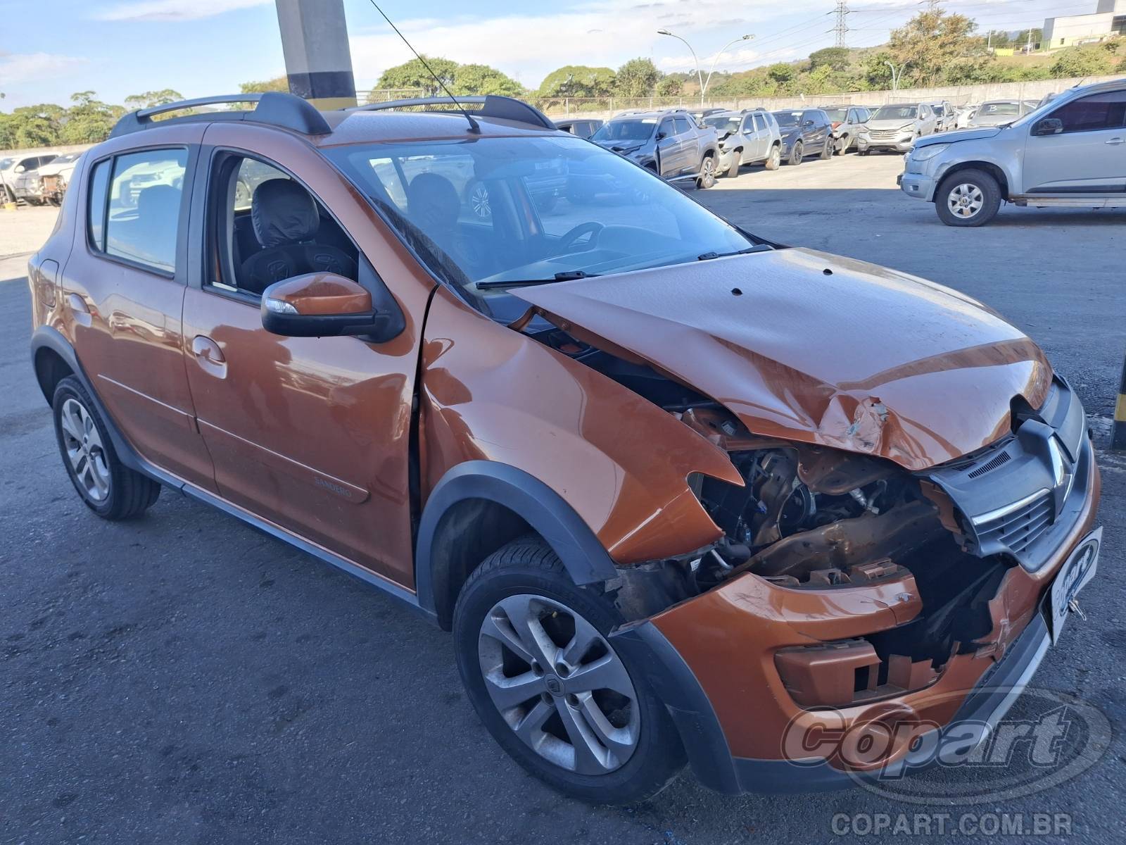 Renault Sandero 2016 em leilão