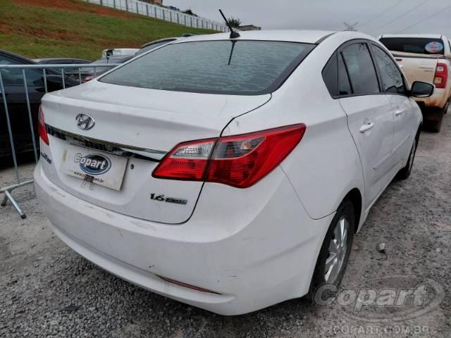 2015 HYUNDAI HB20S 