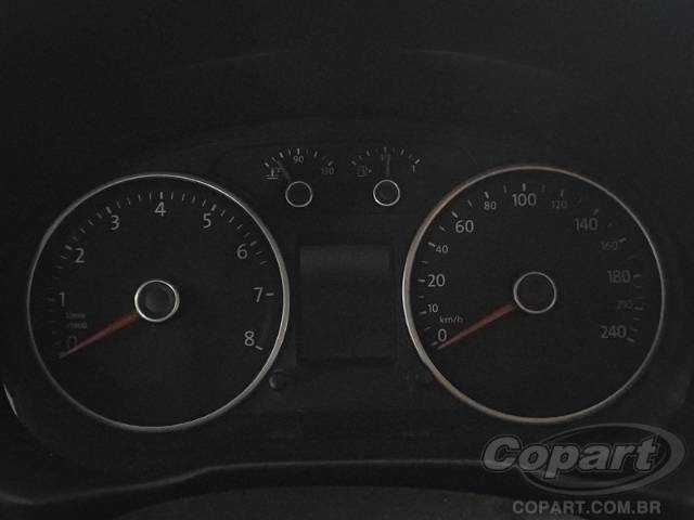 2015 VOLKSWAGEN VOYAGE 