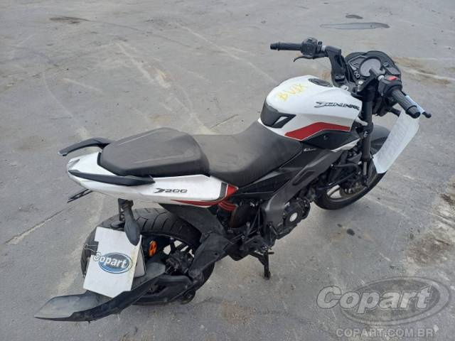 2025 BAJAJ DOMINAR 