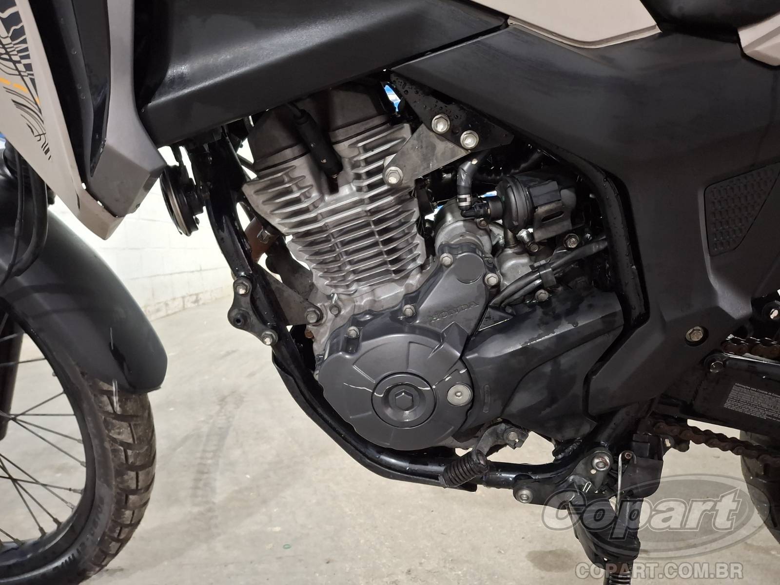 2025 HONDA XRE SAHARA 300 — foto 6 de 10