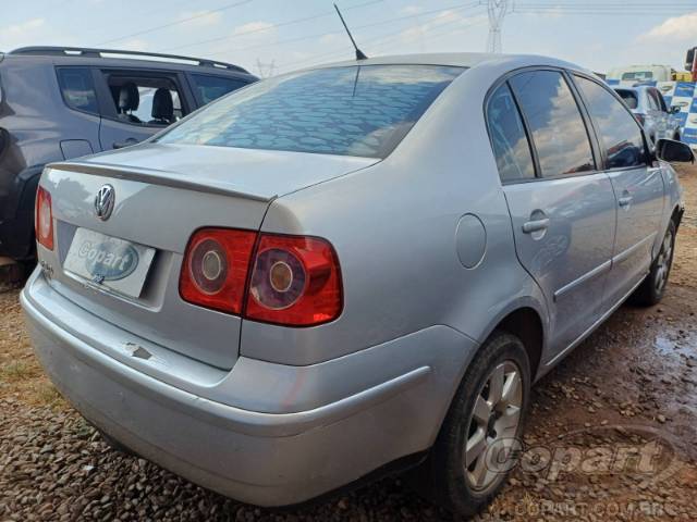 2010 VOLKSWAGEN POLO SEDAN 