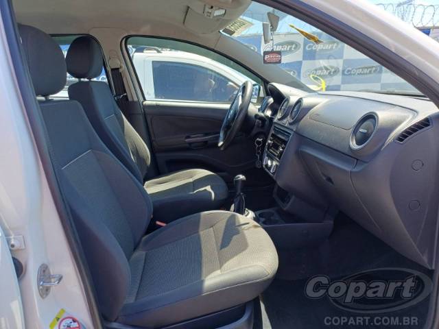 2014 VOLKSWAGEN VOYAGE 