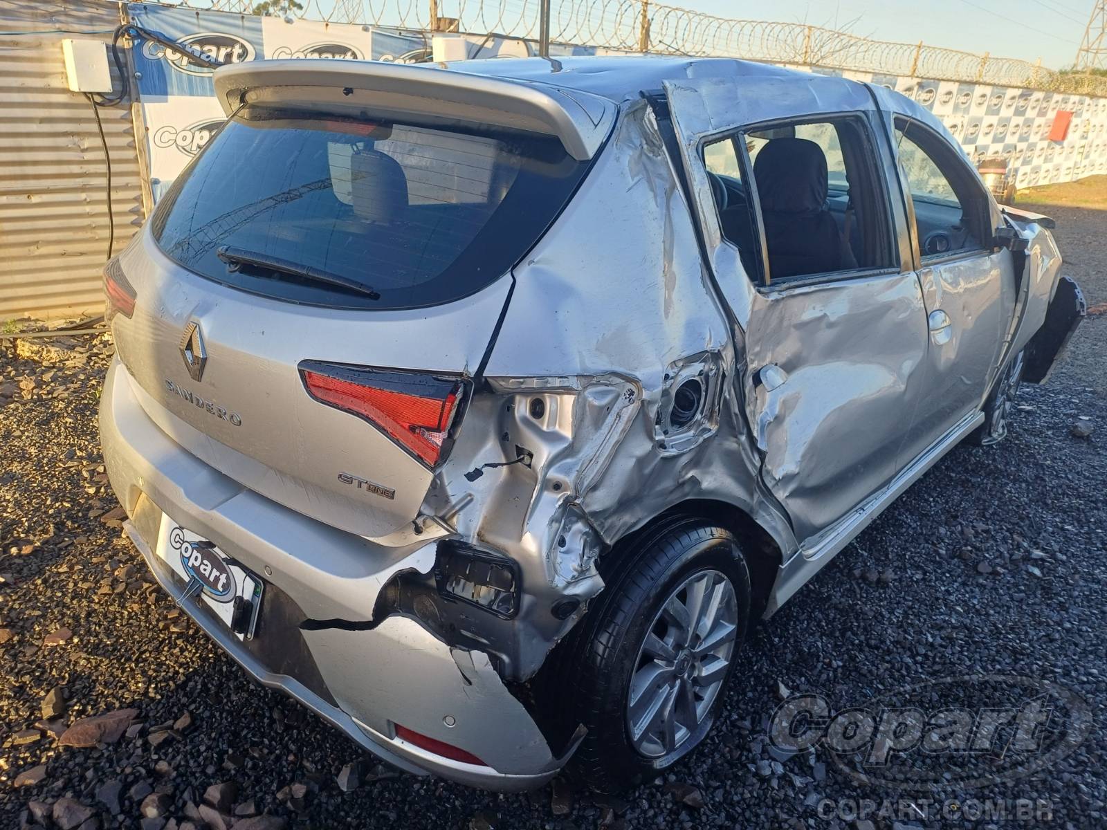 Foto 4: 2022 RENAULT SANDERO