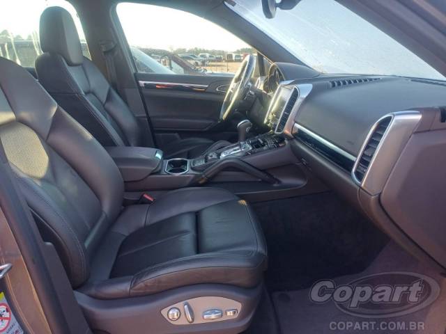 2017 PORSCHE CAYENNE 
