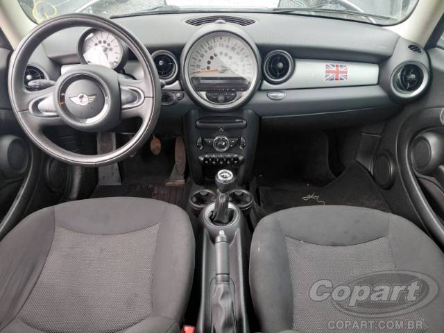 2011 MINI COOPER 