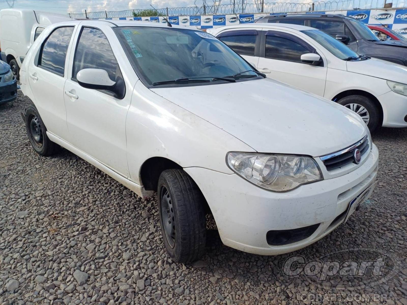 Veículo Fiat Palio Fiat Palio Fire 1.0 Fire 2015 2015 em leilão