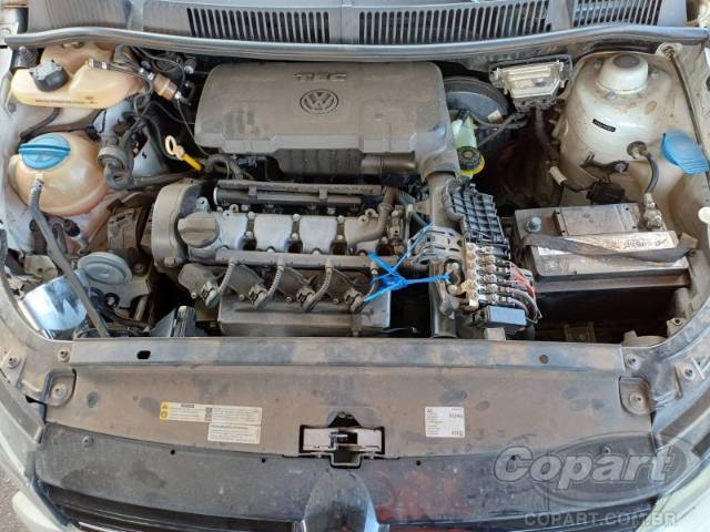 2015 VOLKSWAGEN FOX 