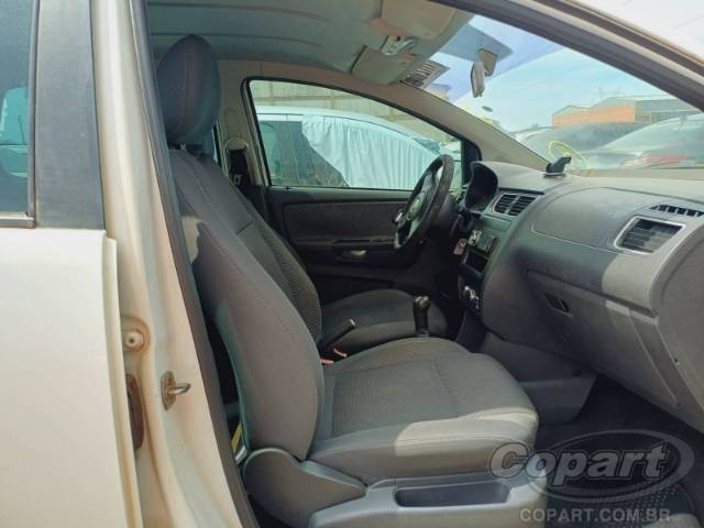 2011 VOLKSWAGEN FOX 