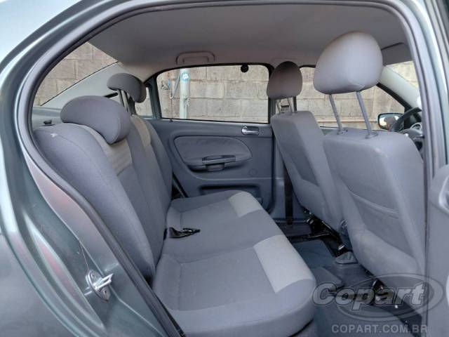 2010 VOLKSWAGEN VOYAGE 