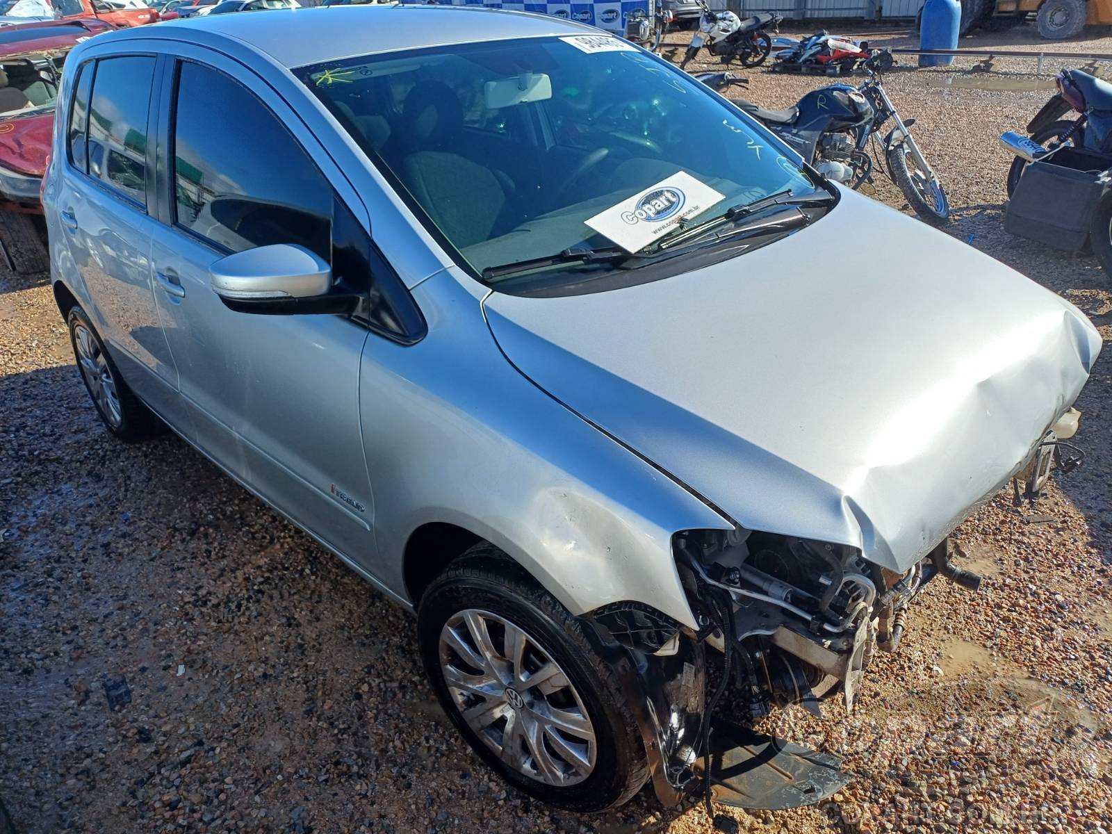 Veículo VW - VolksWagen Fox Volkswagen Fox 1.0 Total Flex 2013 Médio Dano Frontal 2013 em leilão