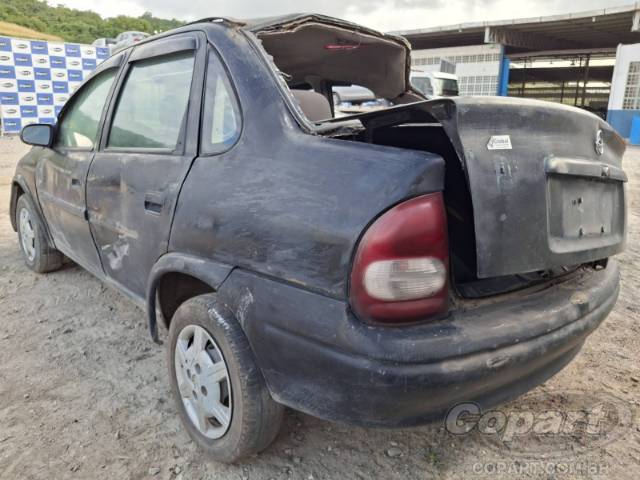 2003 CHEVROLET CORSA SEDAN 