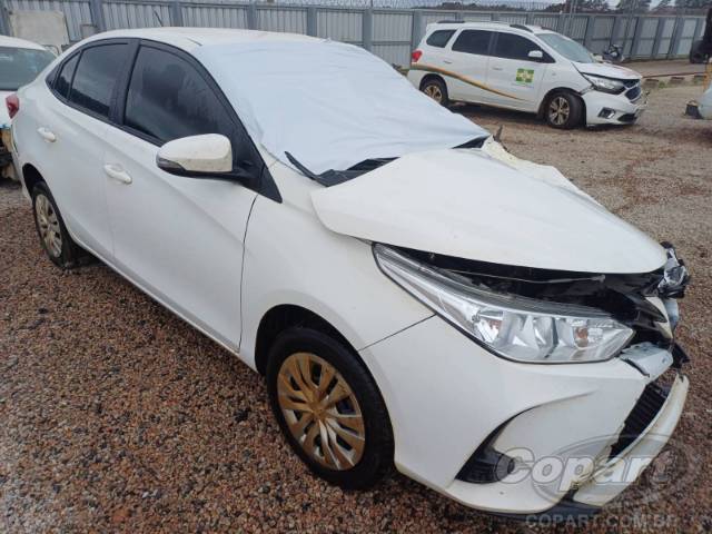 2024 TOYOTA YARIS SEDA 