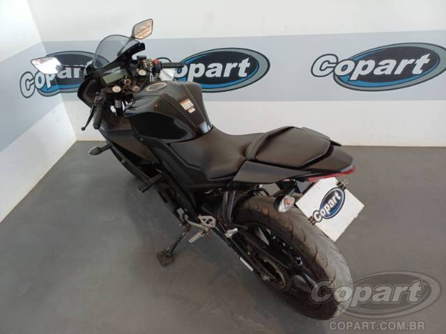 2025 YAMAHA YZF R15 
