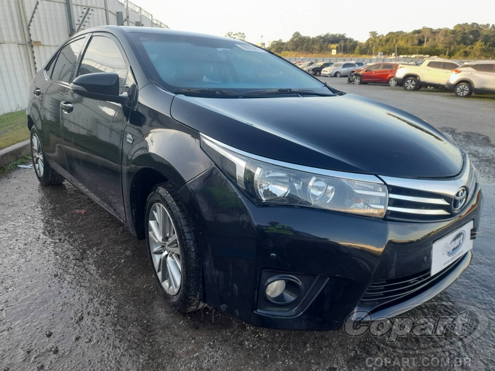 Veículo Toyota Corolla TOYOTA COROLLA XEi 2.0 2014 Colisão 2015 em leilão