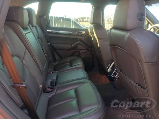 2017 PORSCHE CAYENNE 