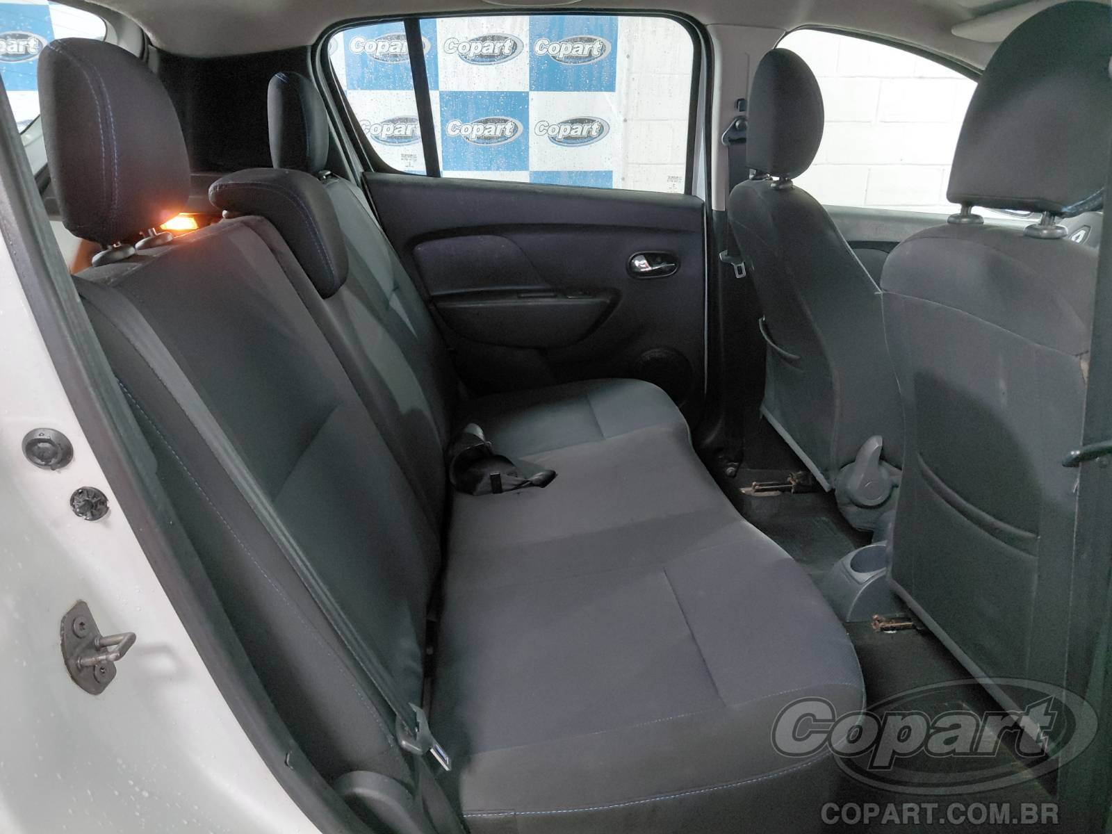 Foto 6 de 10: 2015 RENAULT SANDERO