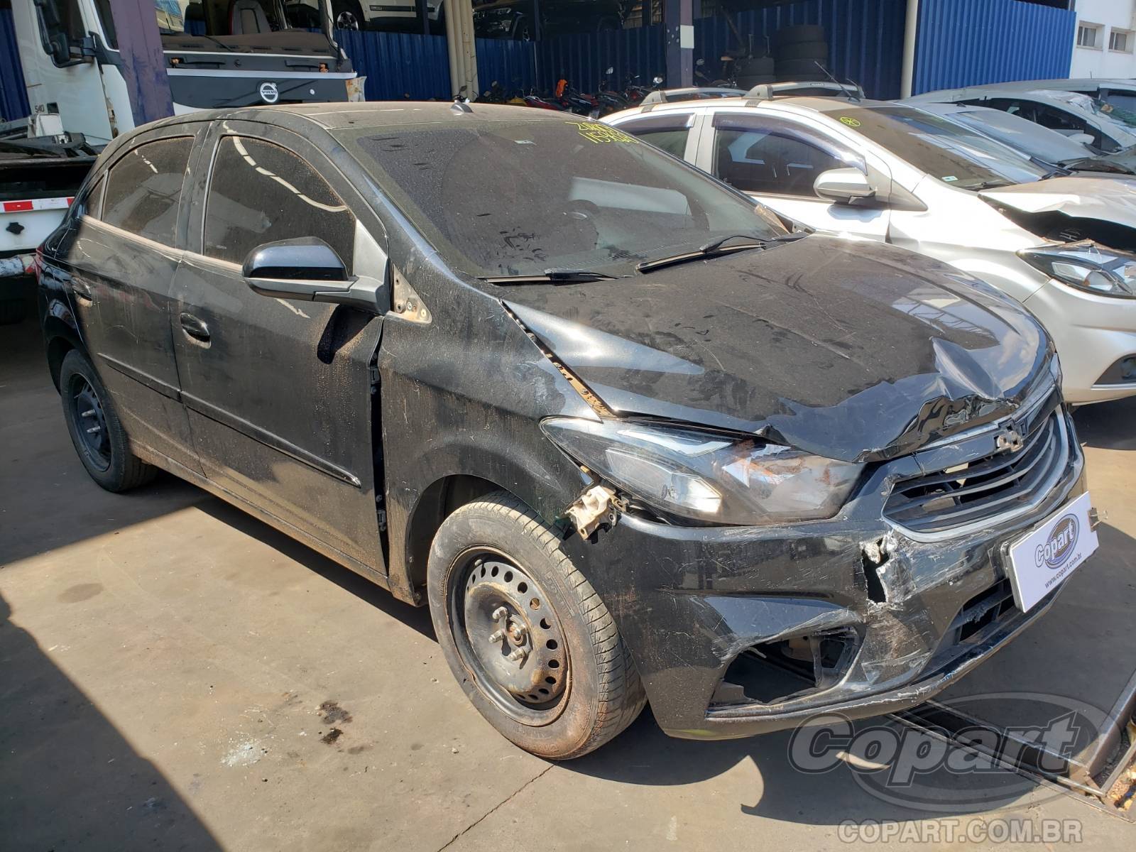 Chevrolet Onix 2017 em leilão