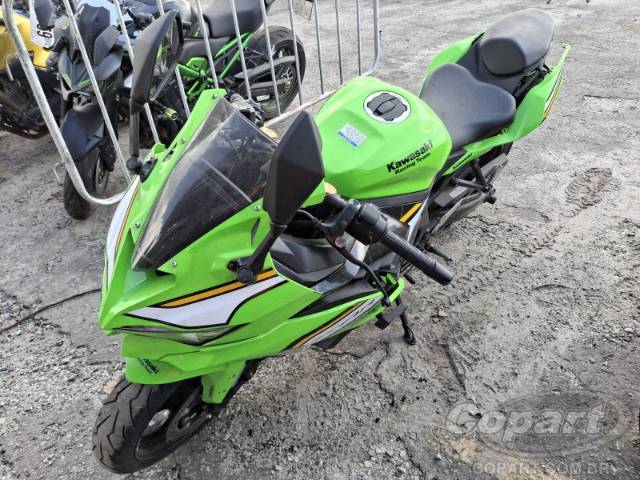 2025 KAWASAKI NINJA ZX-4R 