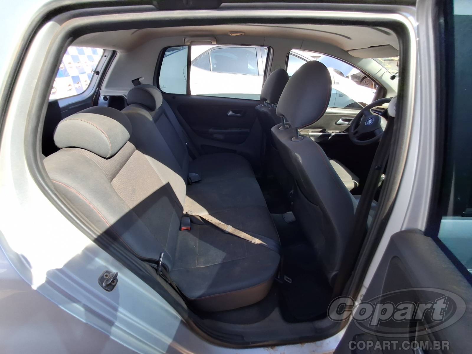 2011 VOLKSWAGEN FOX — foto 6 de 10