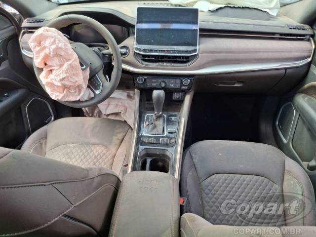 2025 JEEP COMMANDER 