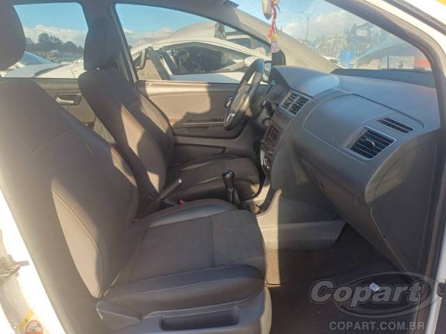 2015 VOLKSWAGEN FOX 